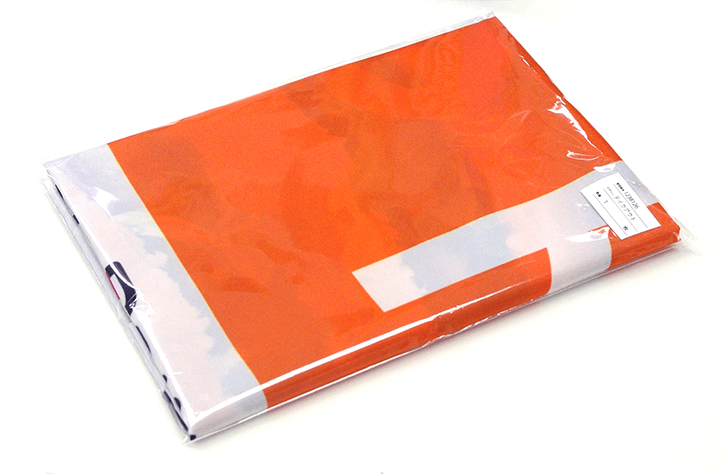 畳んだ状態でお届けします。そのため、開封直後は折り目がついています。。