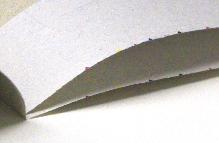 重ねて二つ折りにします